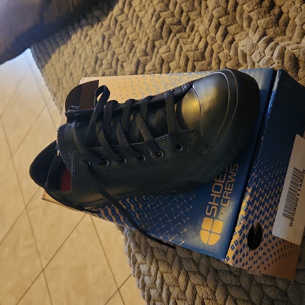 Shoes for crews